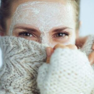 Secrets d'Hiver : Révélez la Beauté de Votre Peau avec Ces Astuces Cosmétiques Incontournables