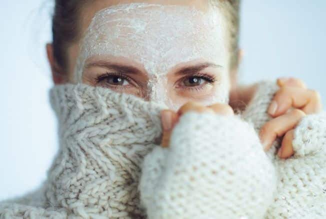 Secrets d'Hiver : Révélez la Beauté de Votre Peau avec Ces Astuces Cosmétiques Incontournables